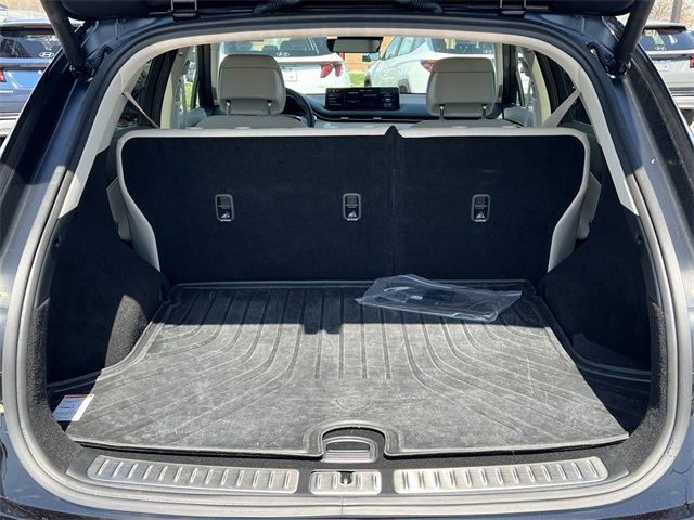 Used 2024 Genesis GV70 2.5T w/ Advanced Package image 36