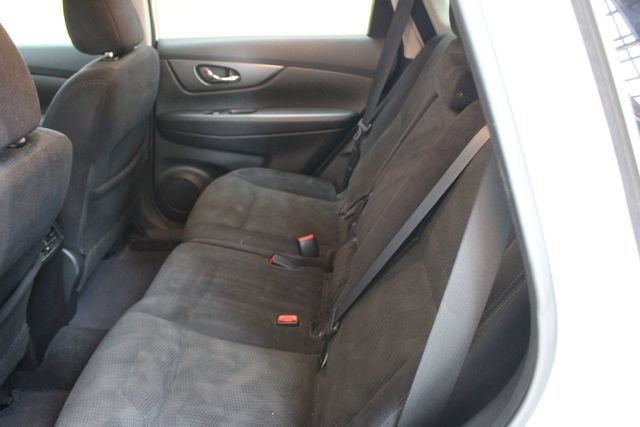 Used 2015 Nissan Rogue SV AWD/4WD image 9