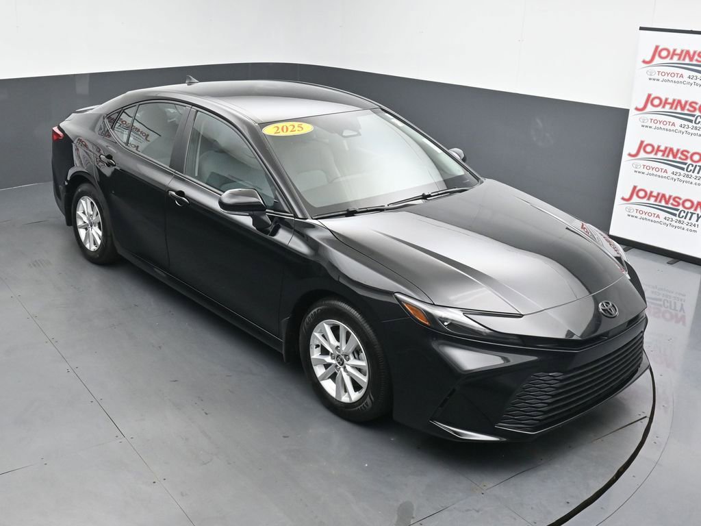 Used 2025 Toyota Camry LE FWD image 24