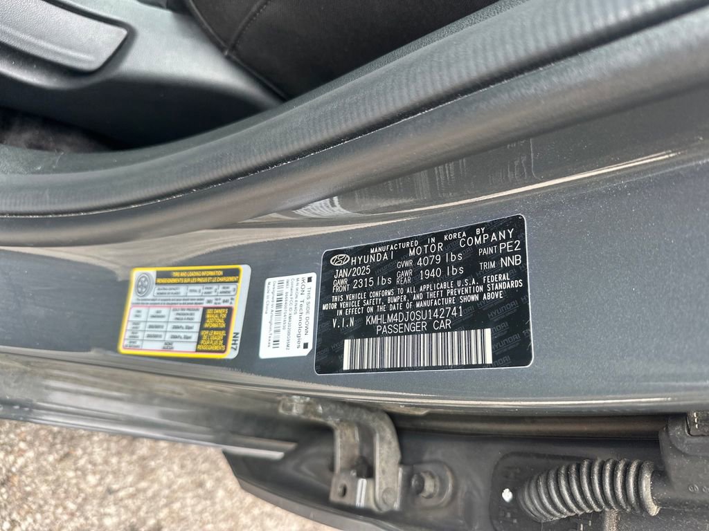 Certified 2025 Hyundai Elantra Hybrid FWD image 25