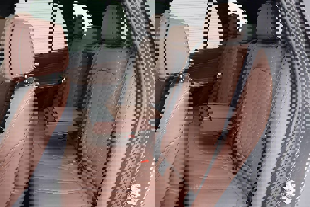 Used 2022 BMW X5 M50i w/ Executive Package image 14