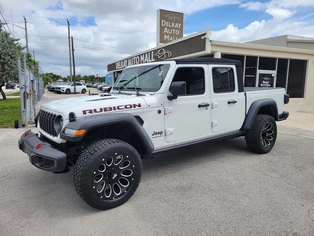 Used 2024 Jeep Gladiator Rubicon w/ Safety Group AWD/4WD image 1