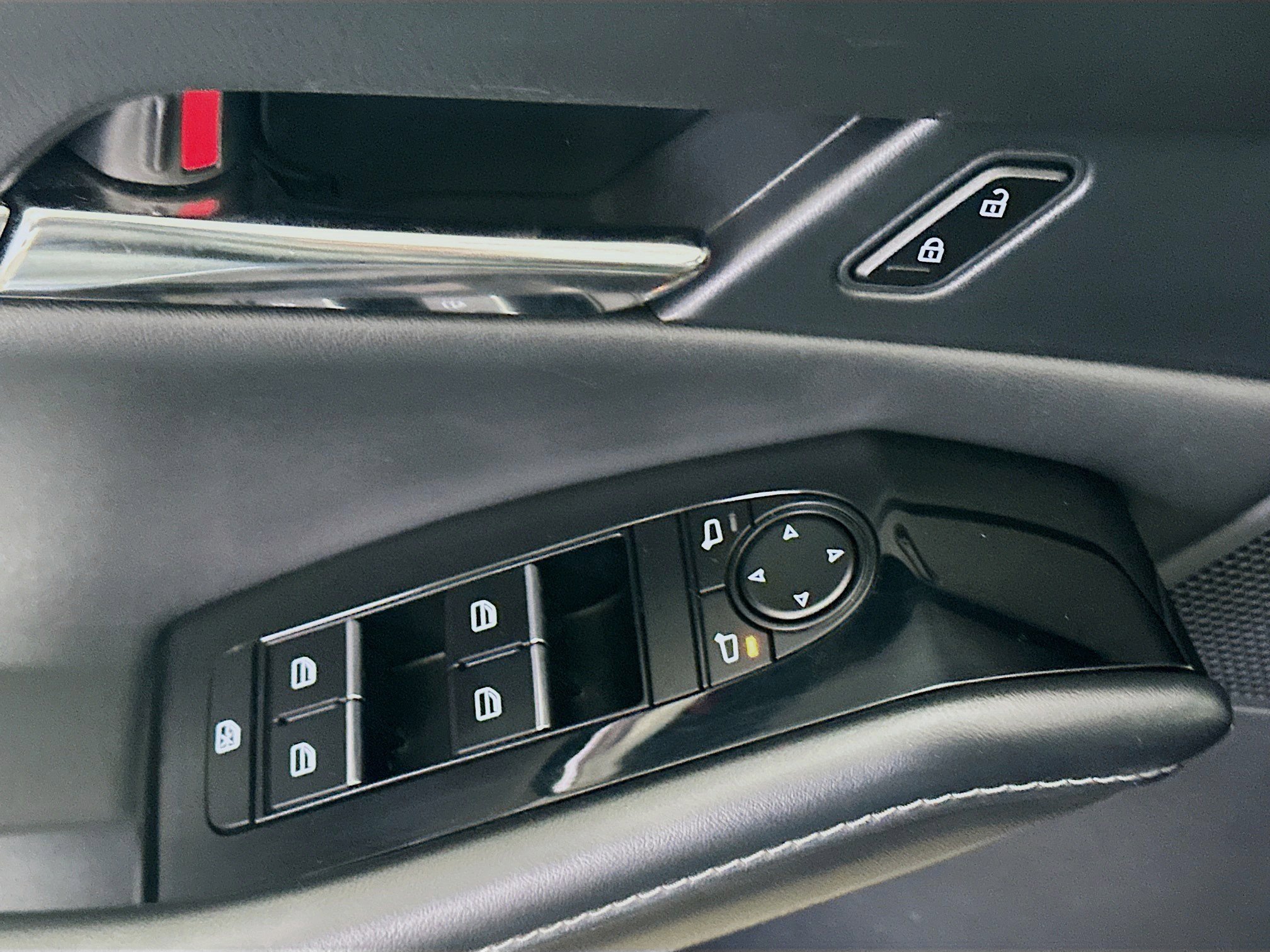 Used 2025 MAZDA CX-30 AWD 2.5 S w/ Preferred Package image 15