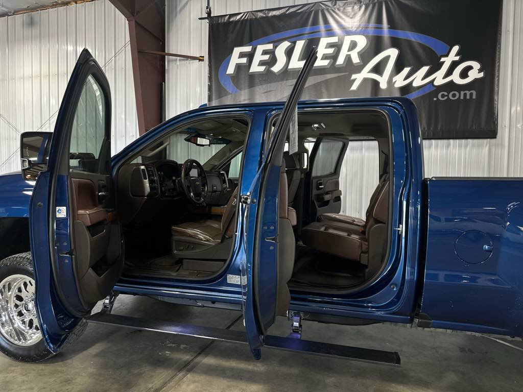 Used 2016 Chevrolet Silverado 2500 High Country w/ Duramax Plus Package image 9
