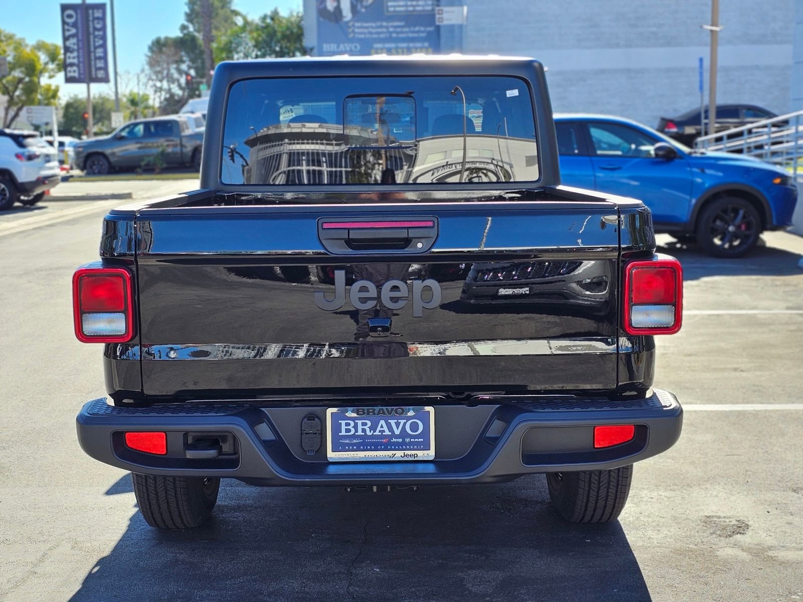 New 2026 Jeep Gladiator Sport image 6