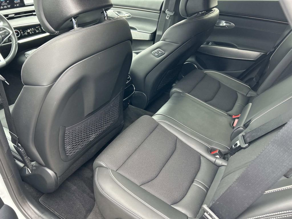 Used 2025 Genesis GV70 3.5T Sport image 21