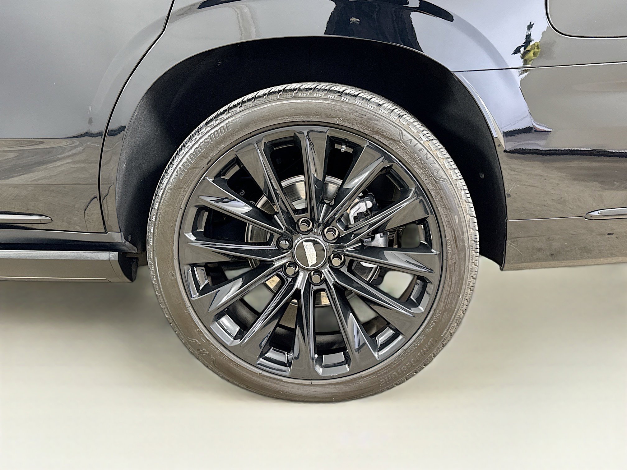 Used 2025 Cadillac Escalade Sport Platinum w/ LPO, ONYX Package image 35