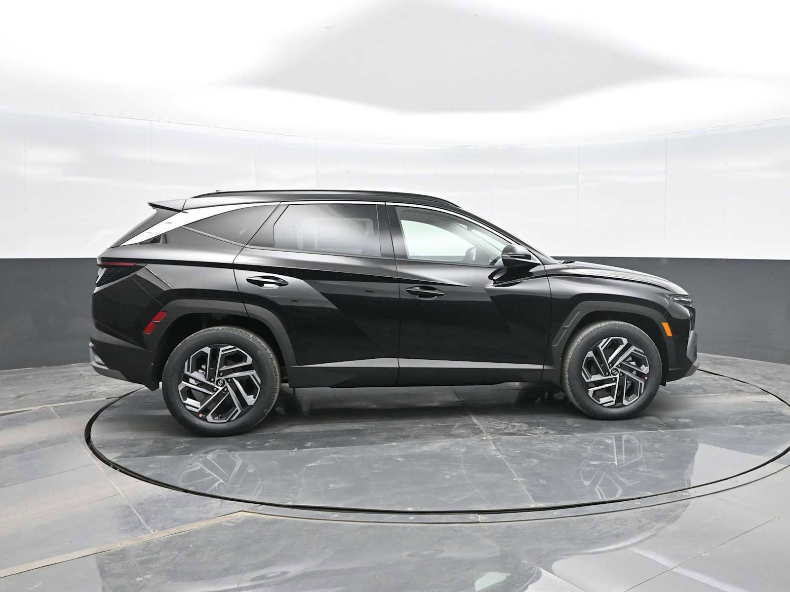 New 2026 Hyundai Tucson Limited image 9