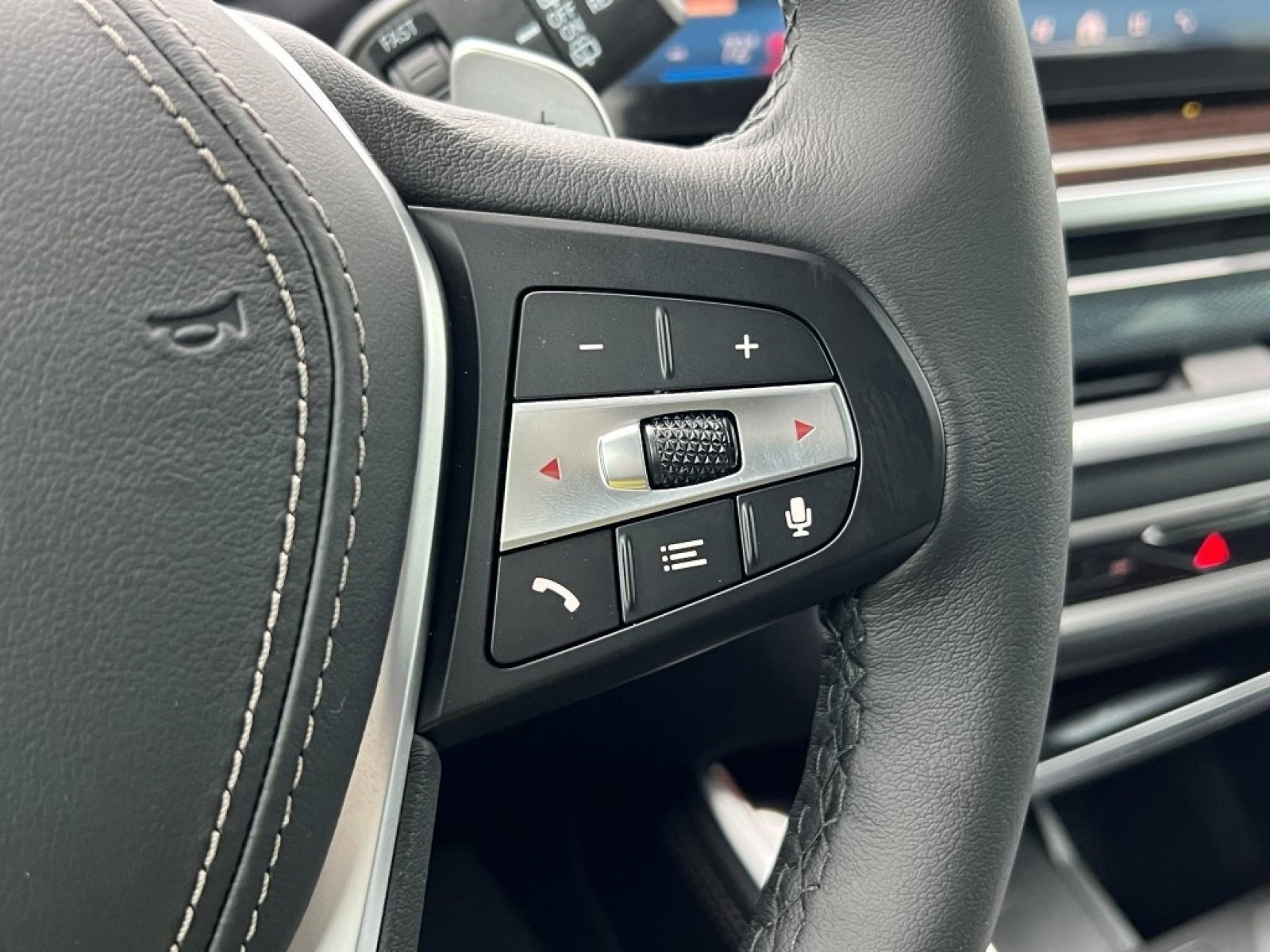 New 2026 BMW X5 xDrive40i w/ Climate Comfort Package image 24