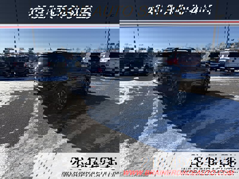 Used 2020 Jeep Cherokee Trailhawk w/ Cold Weather Group image 4