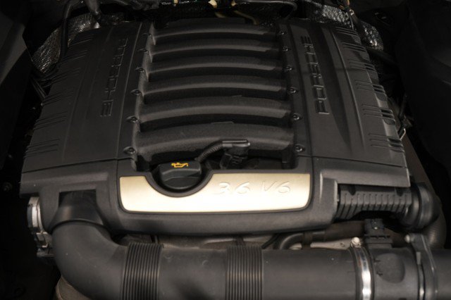 Used 2018 Porsche Cayenne Platinum Edition AWD/4WD image 59
