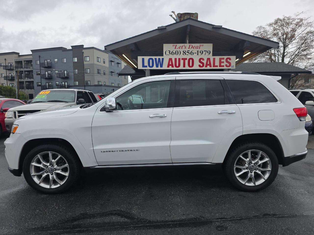 Used 2016 Jeep Grand Cherokee Summit AWD/4WD image 4