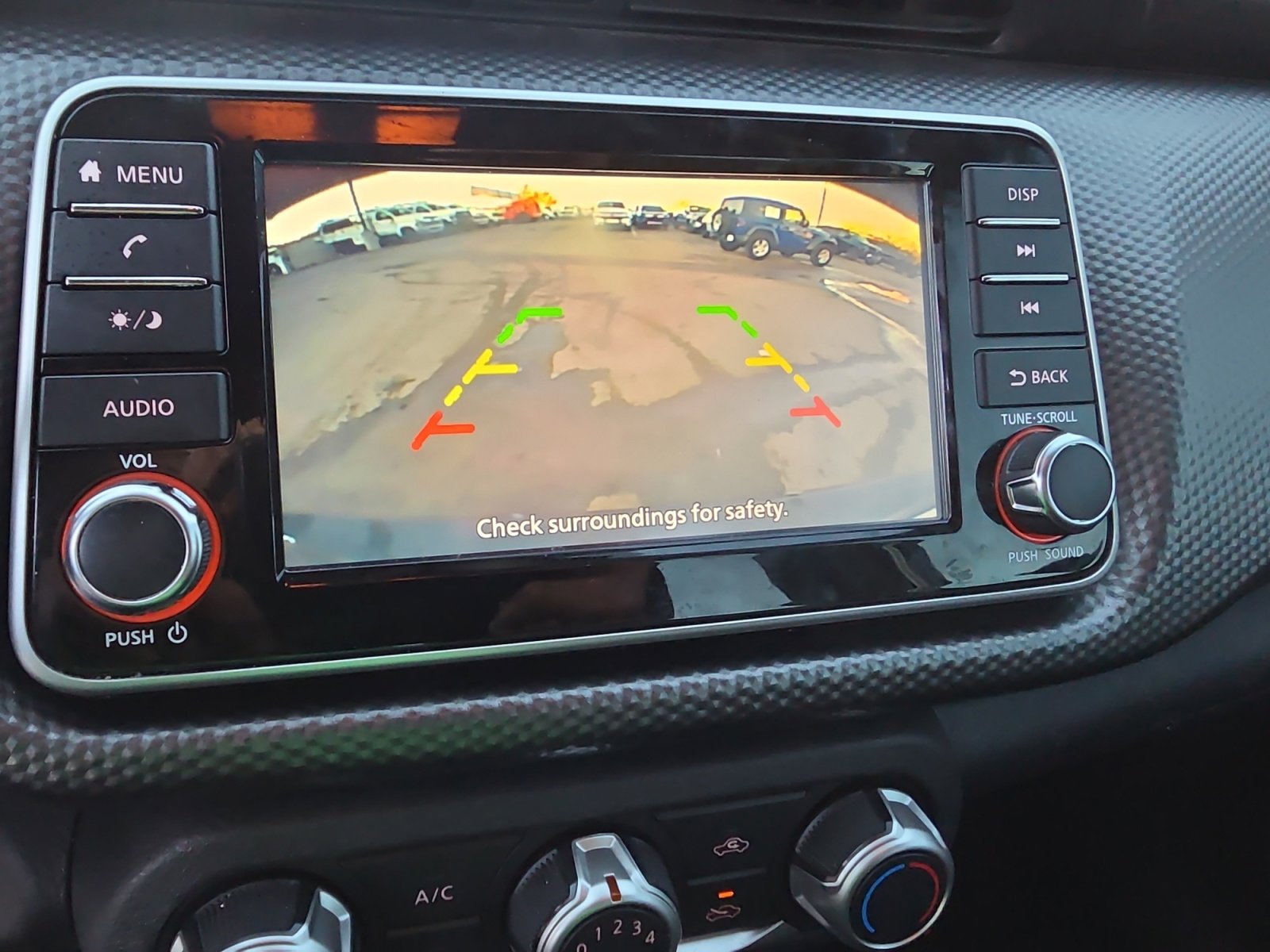 Used 2020 Nissan Kicks S image 19