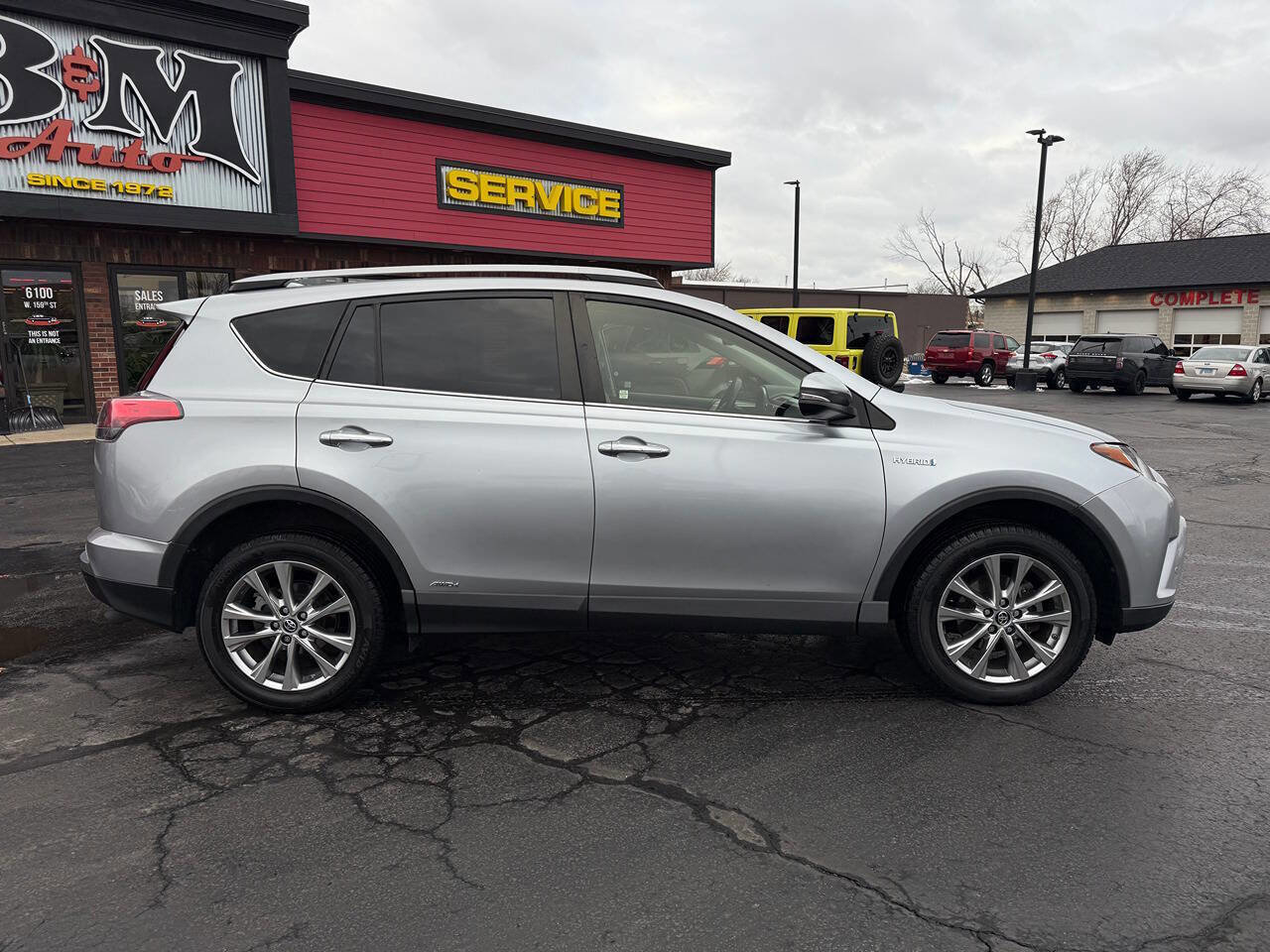 Used 2017 Toyota RAV4 Limited image 8