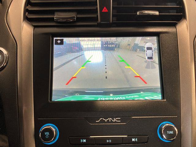 Used 2019 Ford Fusion SE FWD image 21