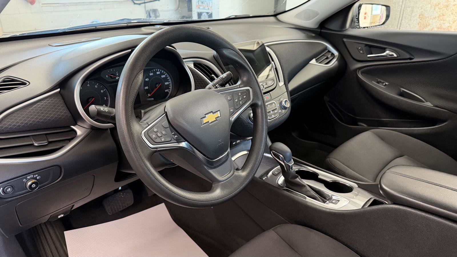 Used 2024 Chevrolet Malibu LT image 13