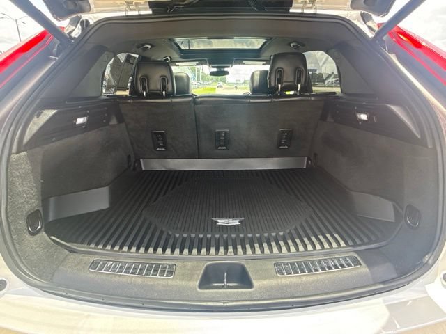 Used 2019 Cadillac XT4 Premium Luxury w/ Cold Weather Package FWD image 8