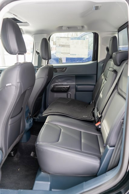 New 2025 Ford Maverick Lariat w/ Black Appearance Package image 7