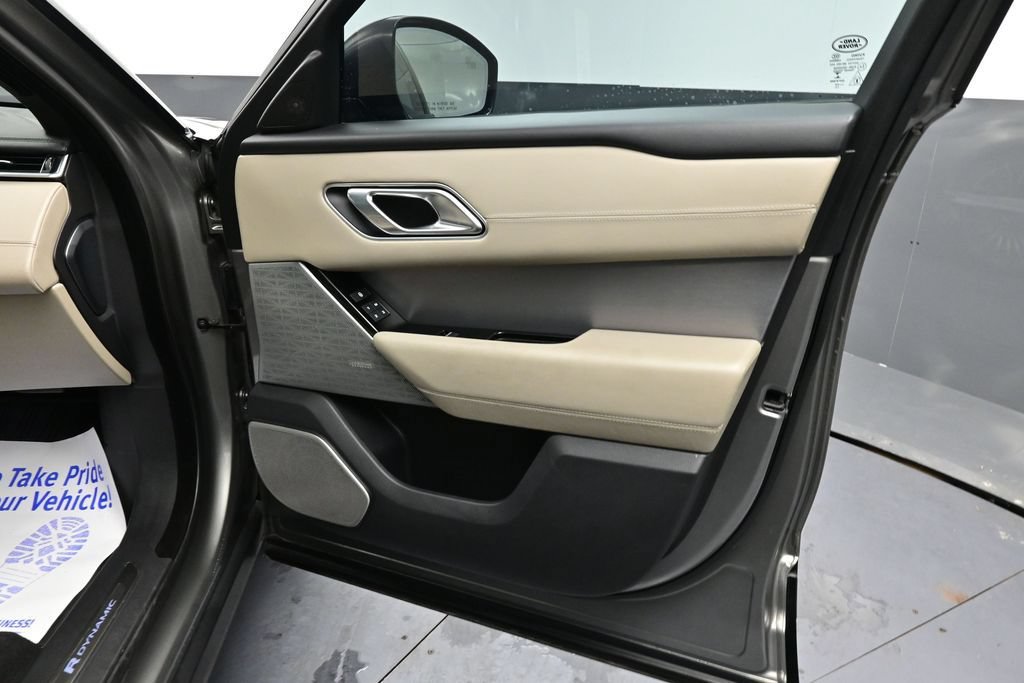 Used 2018 Land Rover Range Rover Velar R-Dynamic HSE AWD/4WD image 19
