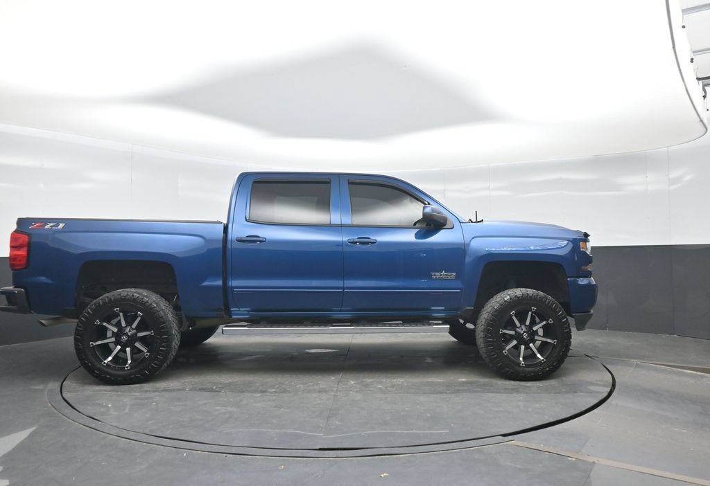 Used 2018 Chevrolet Silverado 1500 LT w/ Texas Edition AWD/4WD image 7