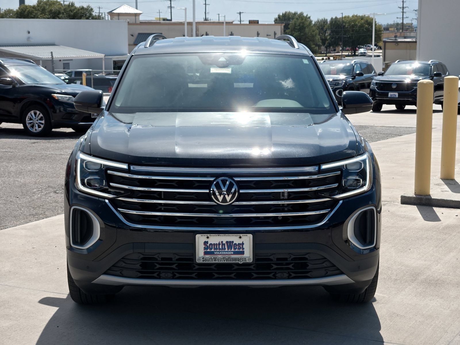 Used 2024 Volkswagen Atlas SE FWD image 6