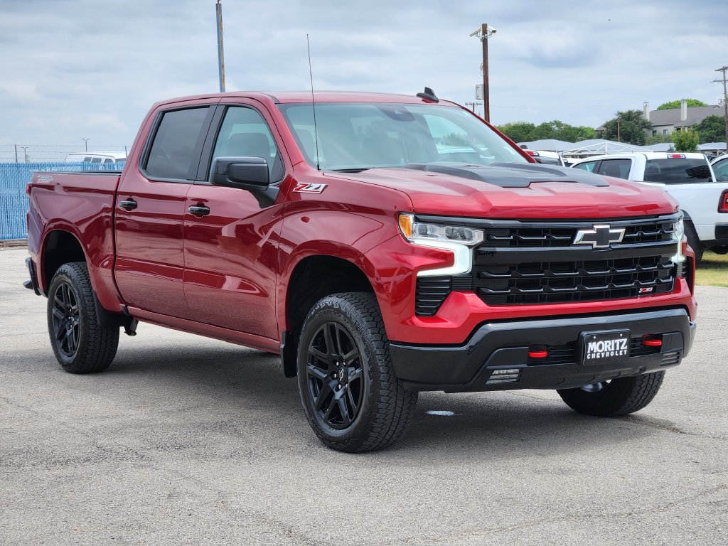 Used 2025 Chevrolet Silverado 1500 LT Trail Boss AWD/4WD image 3