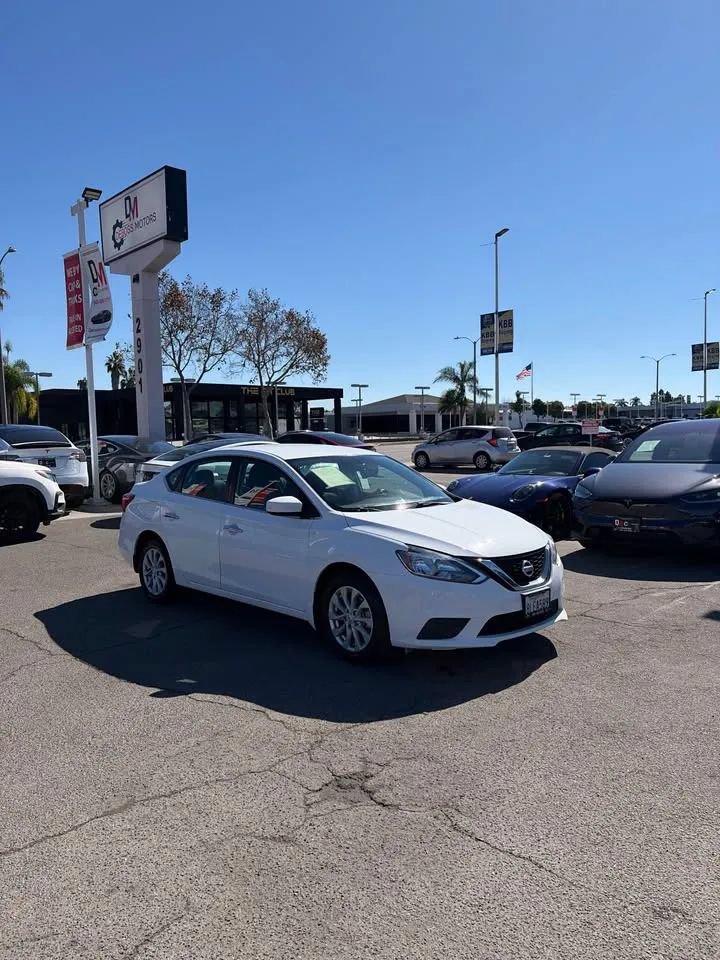 Used 2019 Nissan Sentra SV FWD image 2