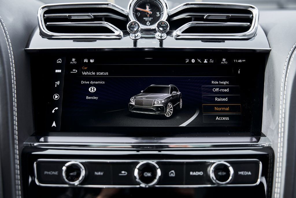 Used 2023 Bentley Bentayga Extended Wheelbase AWD/4WD image 79