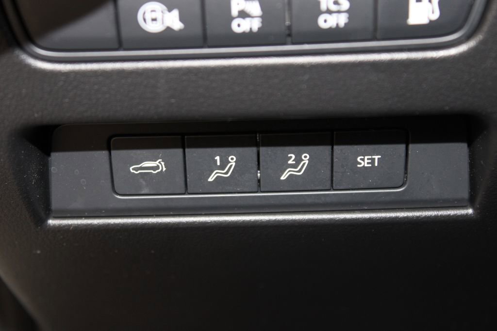 Used 2025 MAZDA CX-70 Plug-In Hybrid w/ Premium Pkg image 39