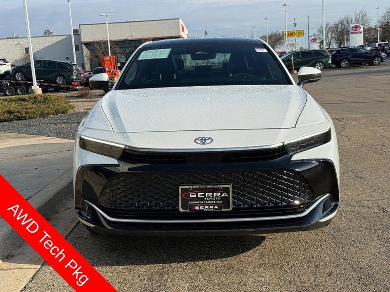 Used 2024 Toyota Crown Limited w/ Advanced Technology Package image 8