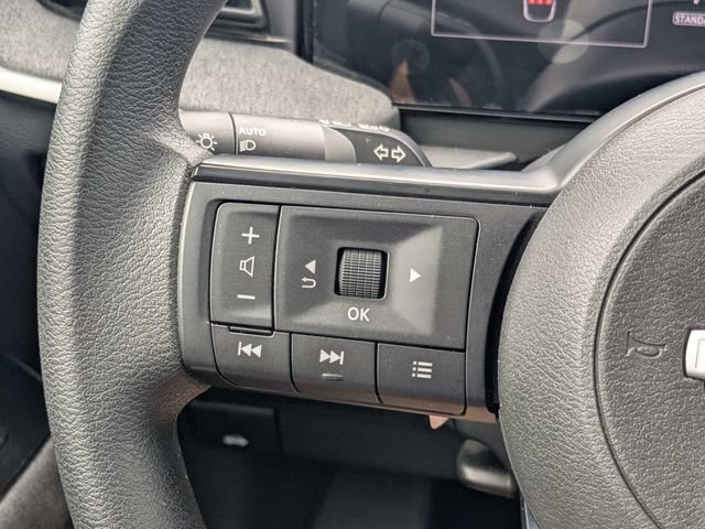 Used 2025 Nissan Kicks SV FWD image 21