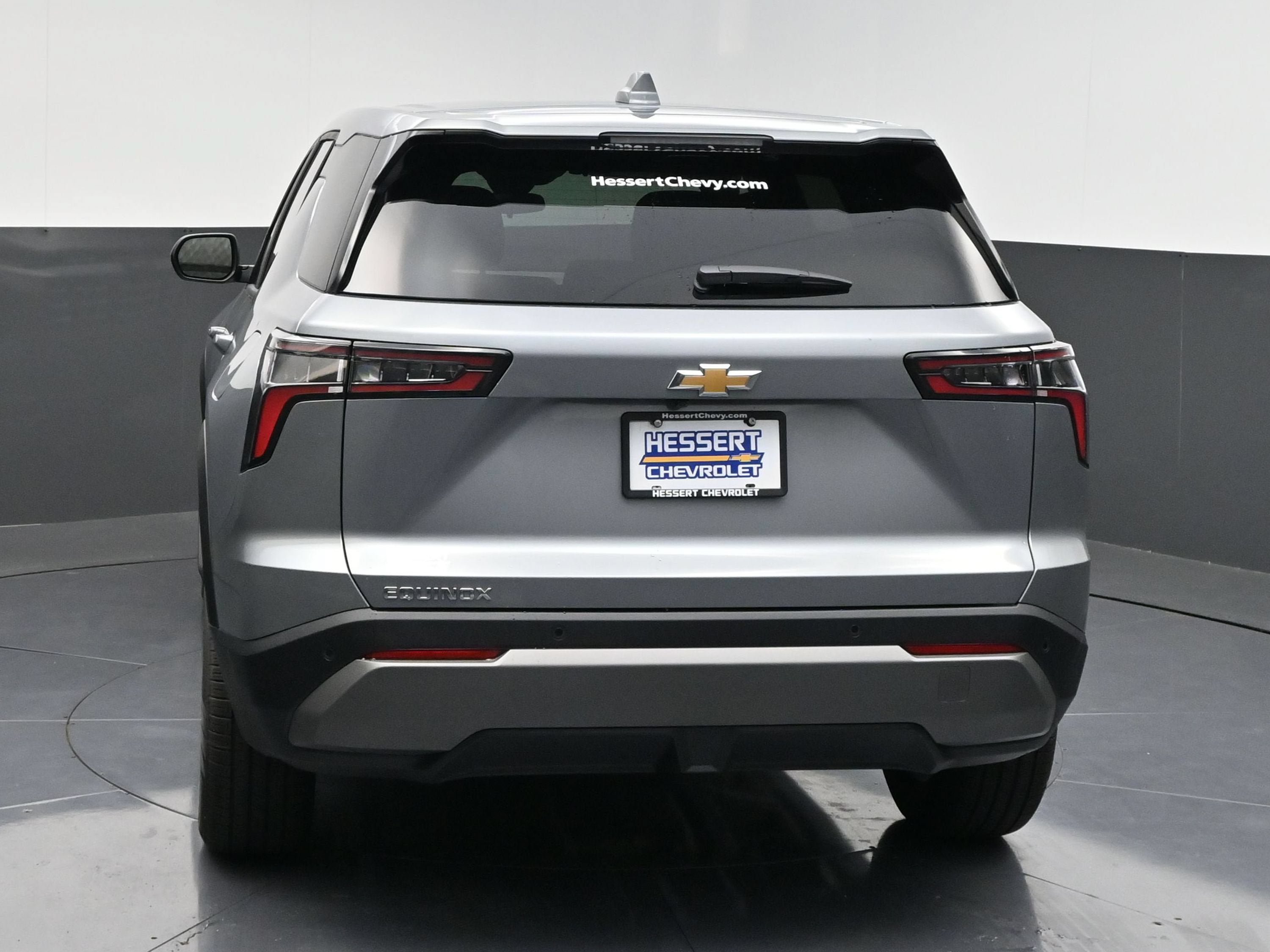 New 2027 Chevrolet Equinox LT w/ Convenience Package II FWD image 7