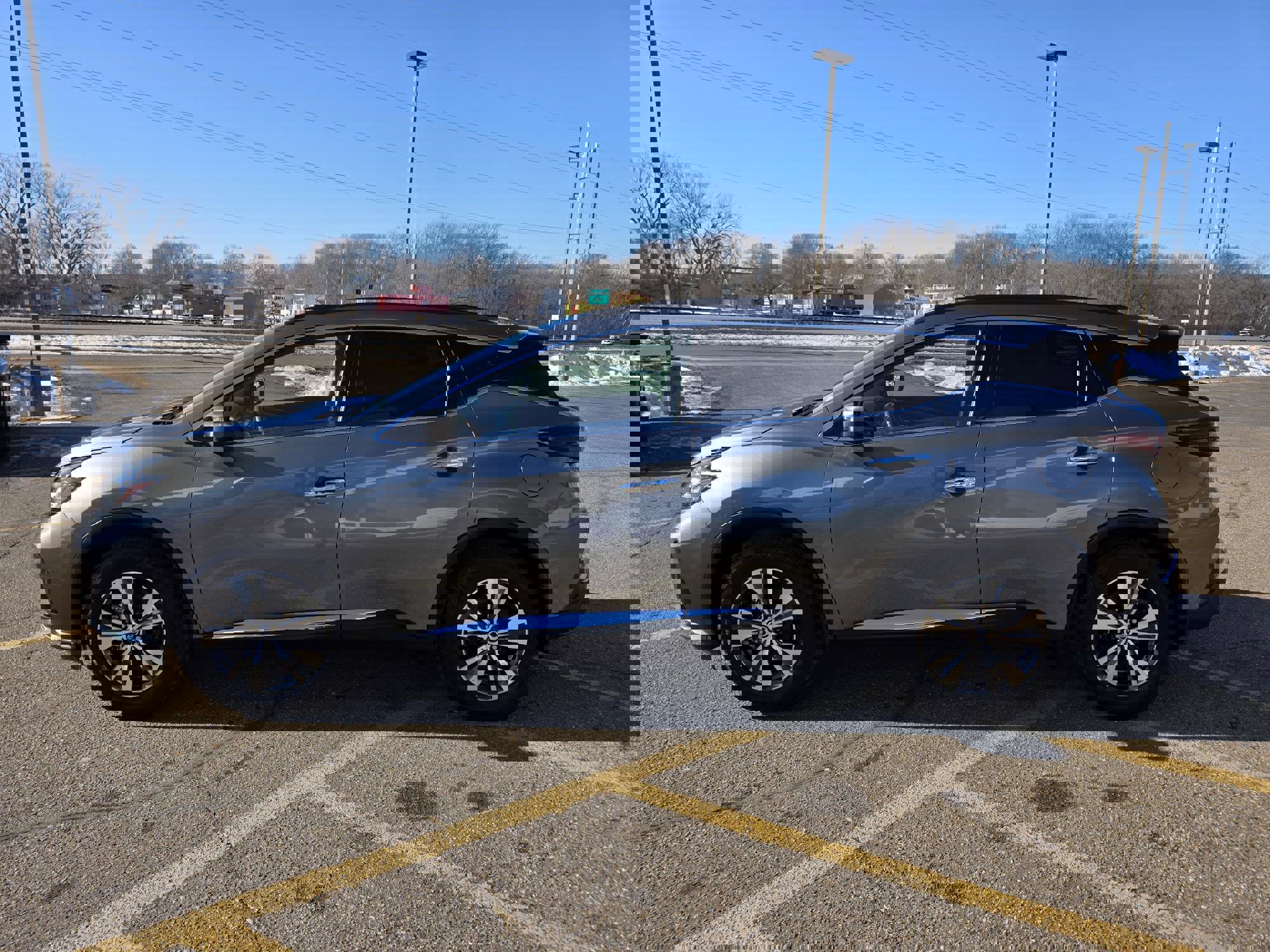 Used 2021 Nissan Murano SV image 2