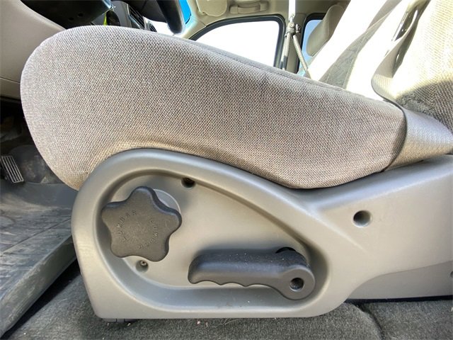 Used 2003 GMC Envoy SLE w/ Skid Plate Package image 12