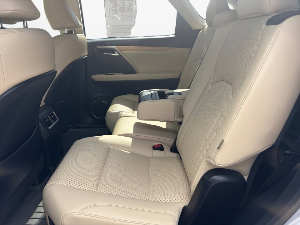 Used 2022 Lexus RX 350L FWD w/ Premium Package image 16