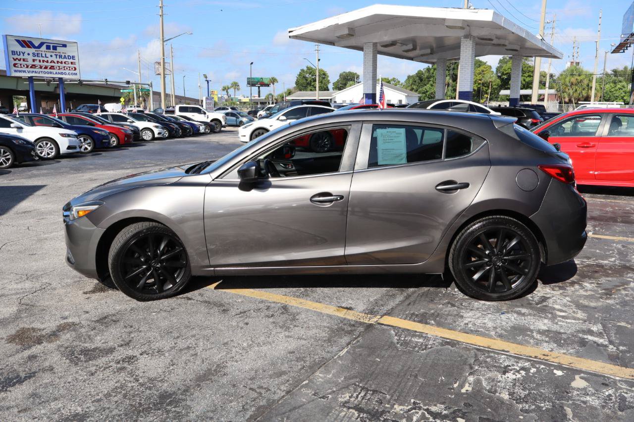 Used 2018 MAZDA MAZDA3 Grand Touring w/ Premium Equipment Package FWD image 6