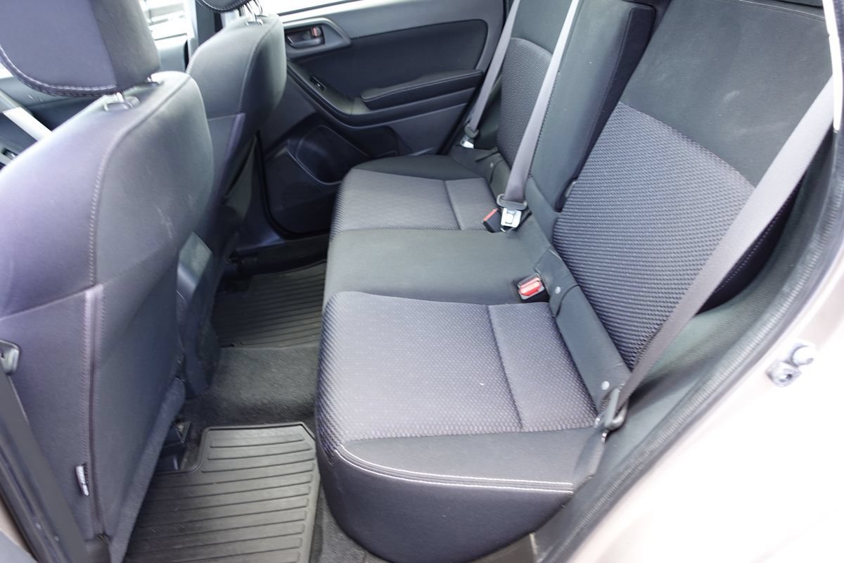 Used 2015 Subaru Forester 2.5i Premium w/ All-Weather Package AWD/4WD image 21