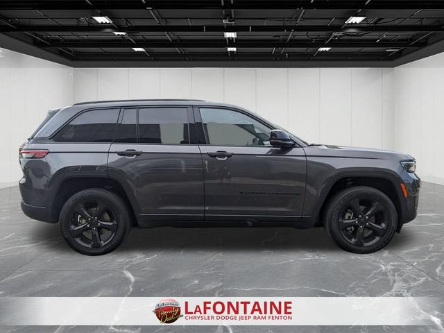 Certified 2024 Jeep Grand Cherokee Altitude AWD/4WD image 6