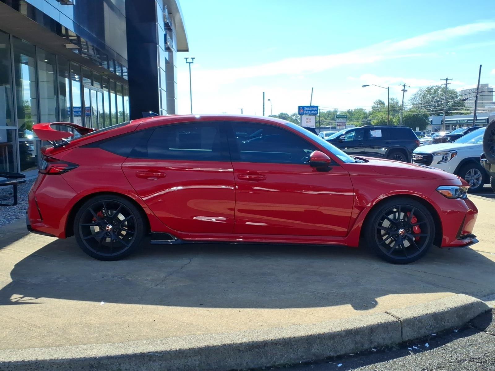 Used 2025 Honda Civic Type R image 2