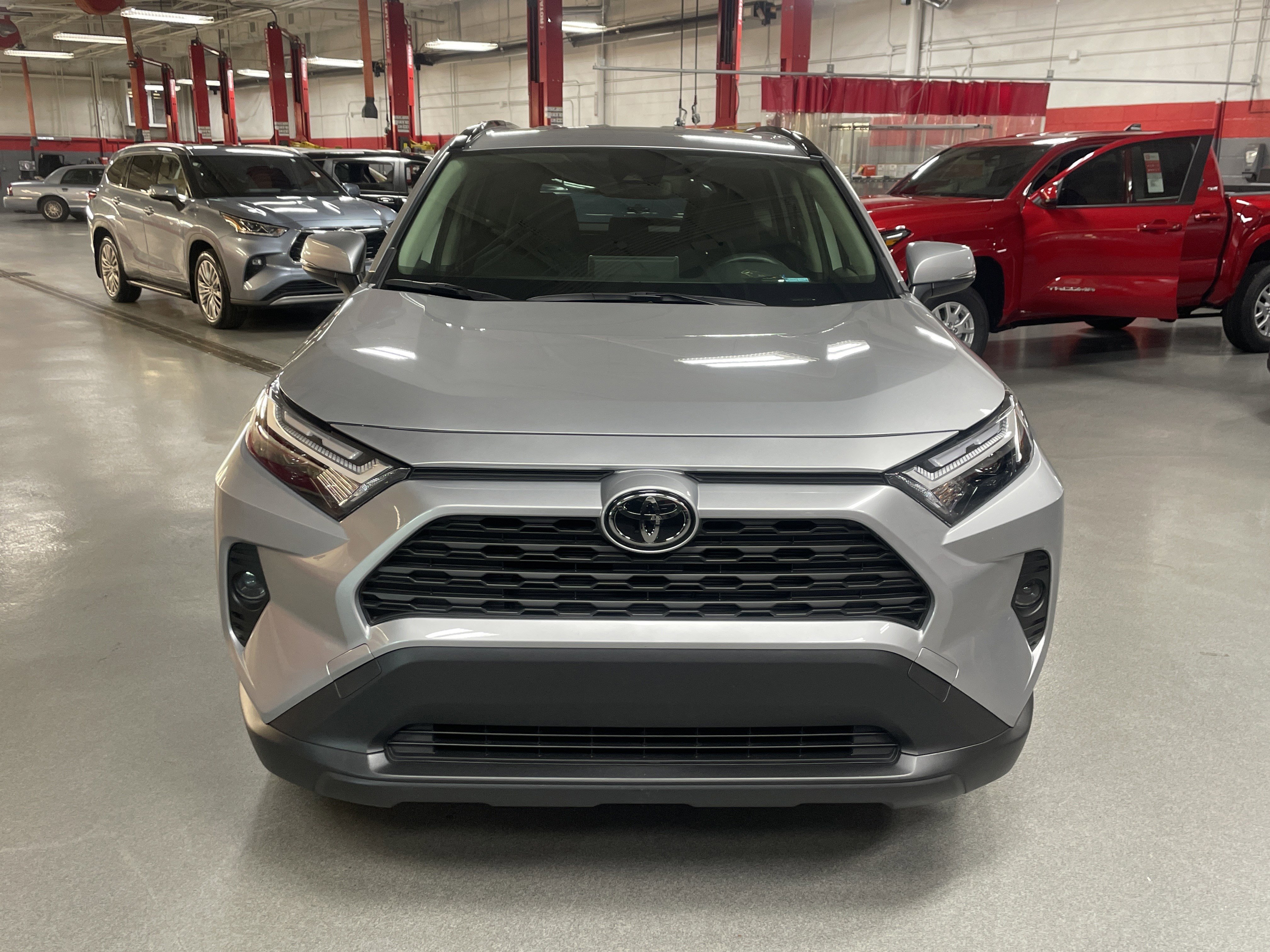 Used 2025 Toyota RAV4 XLE video 3