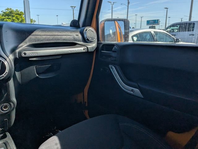 Used 2013 Jeep Wrangler Unlimited Rubicon w/ Connectivity Group image 15