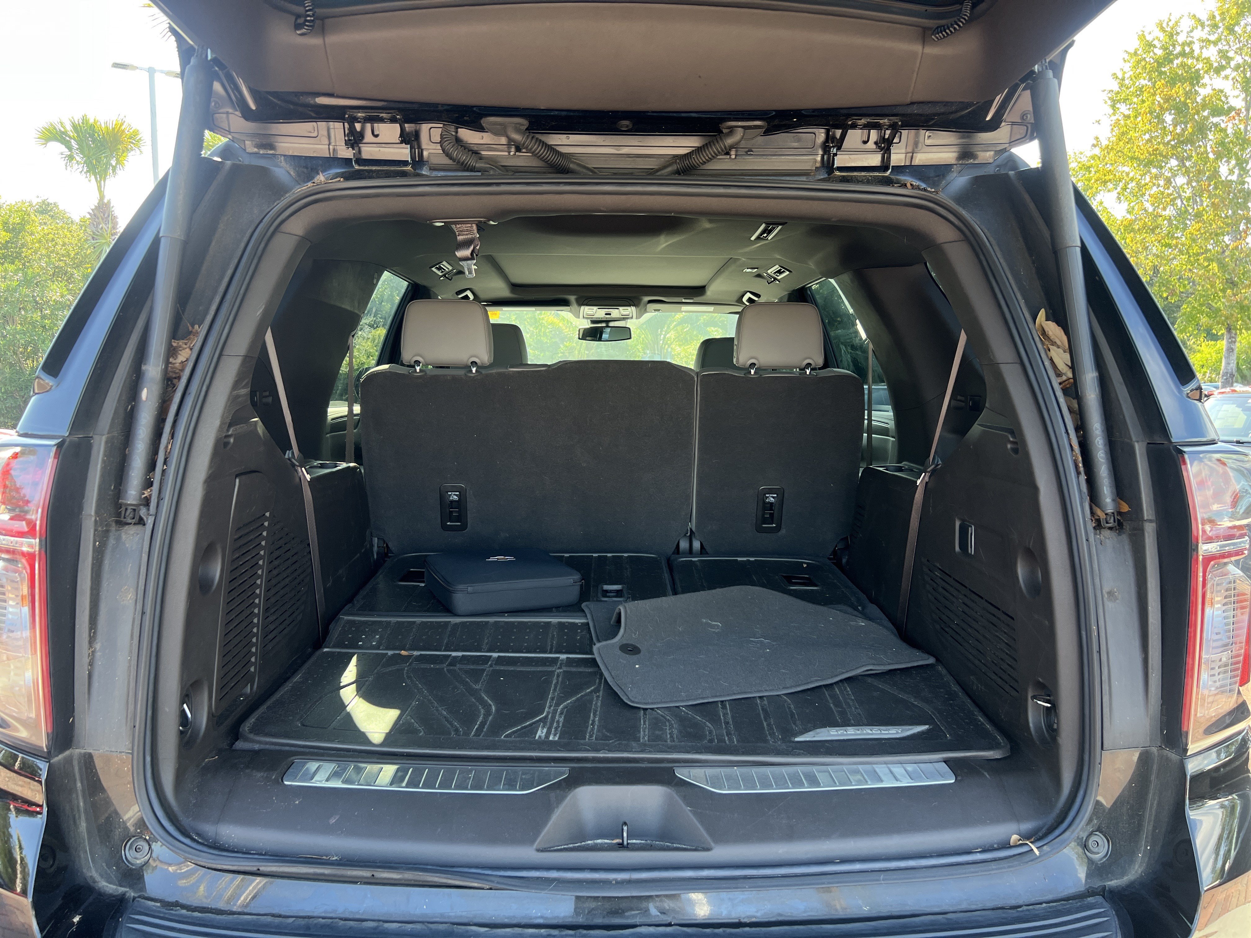 Used 2023 Chevrolet Tahoe Z71 AWD/4WD image 32