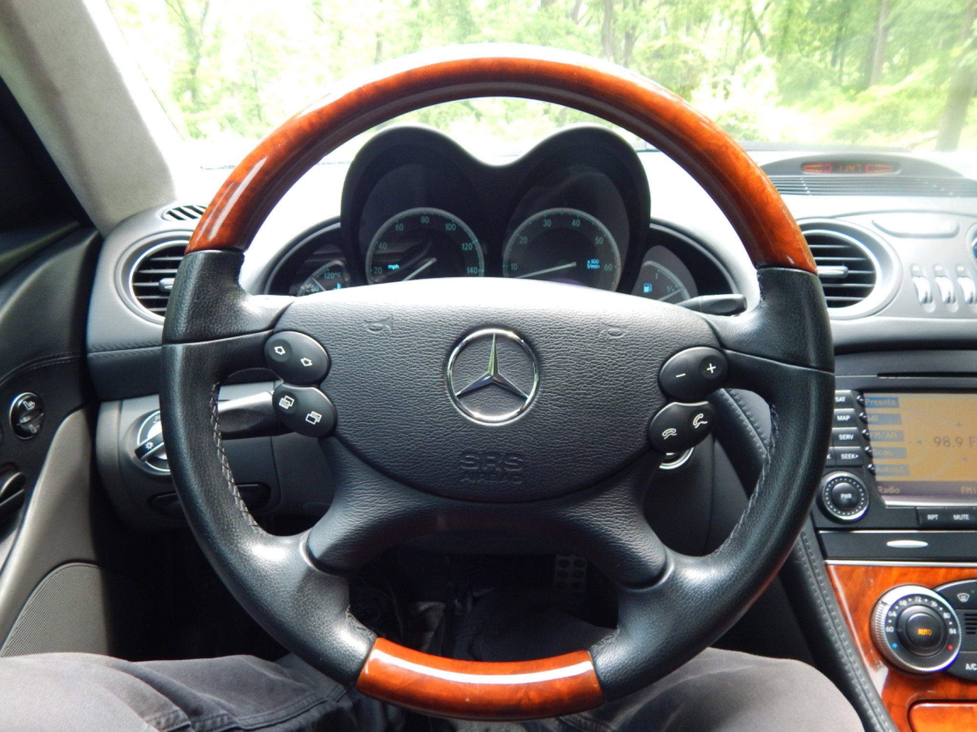 Used 2005 Mercedes-Benz SL 600 w/ AMG Sport Pkg image 27