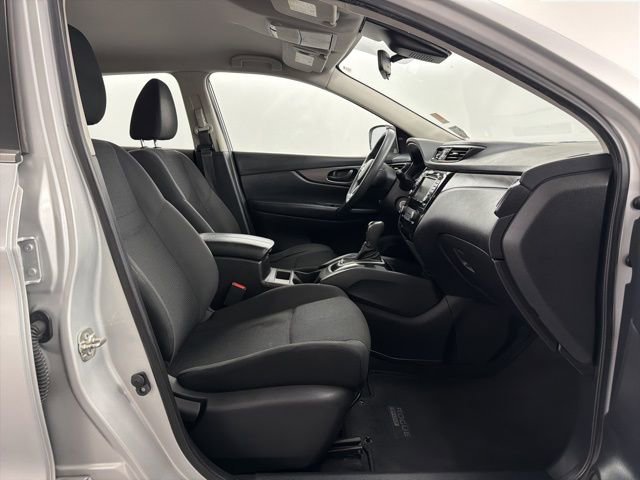 Used 2021 Nissan Rogue Sport S image 12