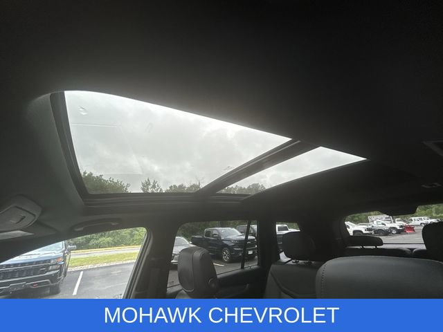 Certified 2025 Cadillac XT6 Luxury FWD image 19