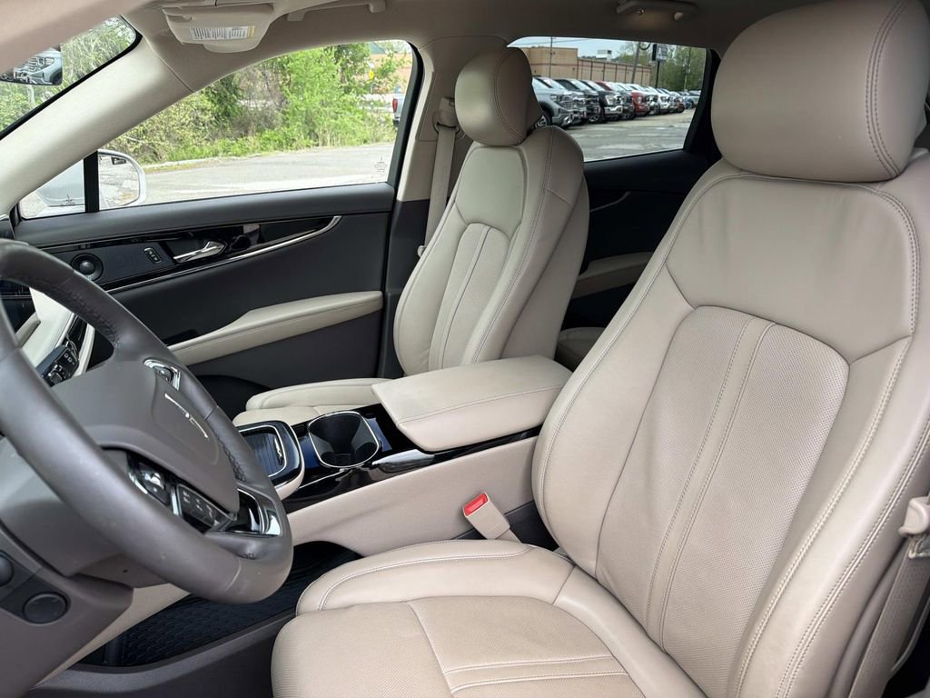 Used 2023 Lincoln Nautilus Reserve w/ Equipment Group 201A image 22