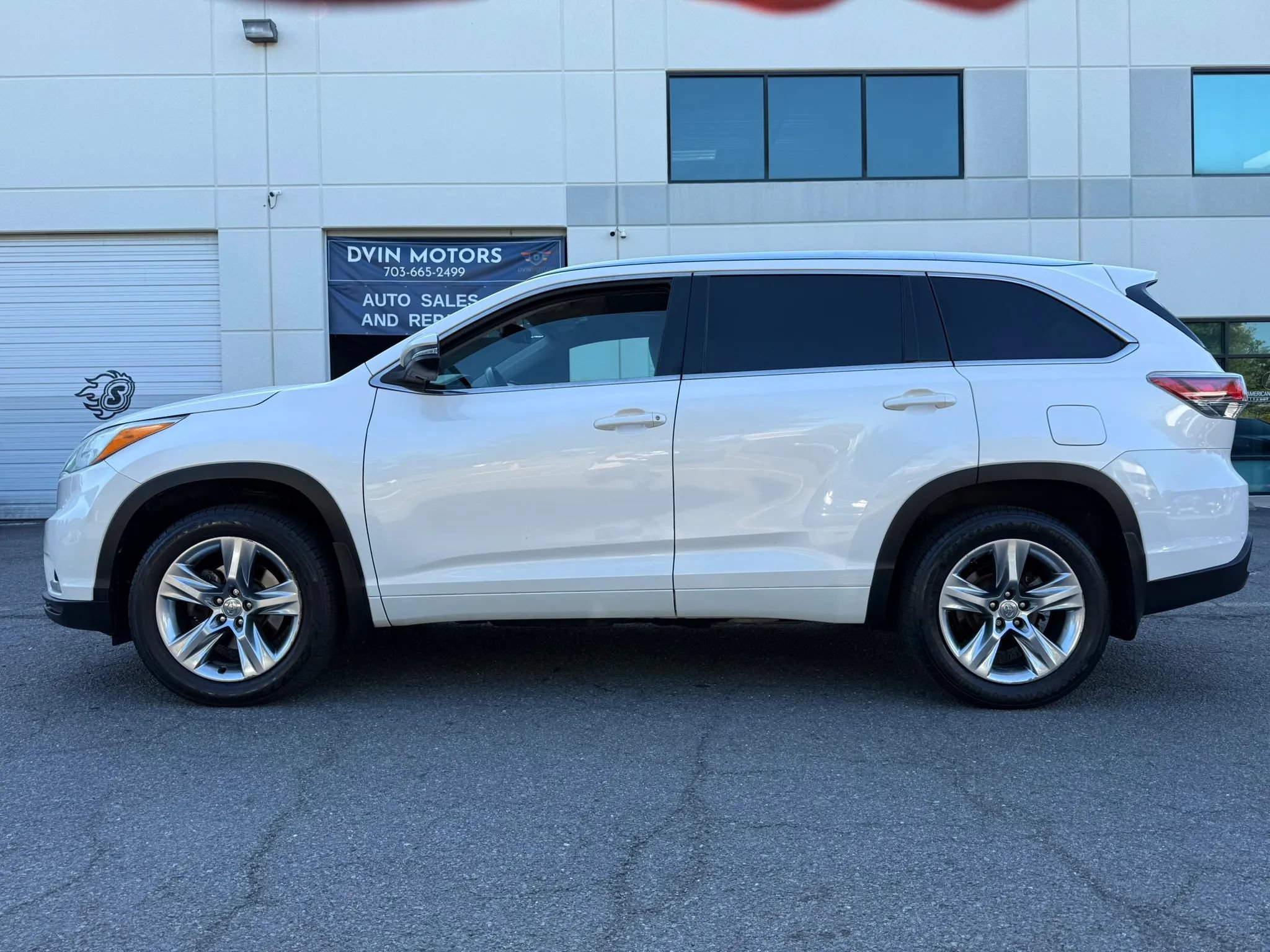 Used 2015 Toyota Highlander Limited AWD/4WD image 10