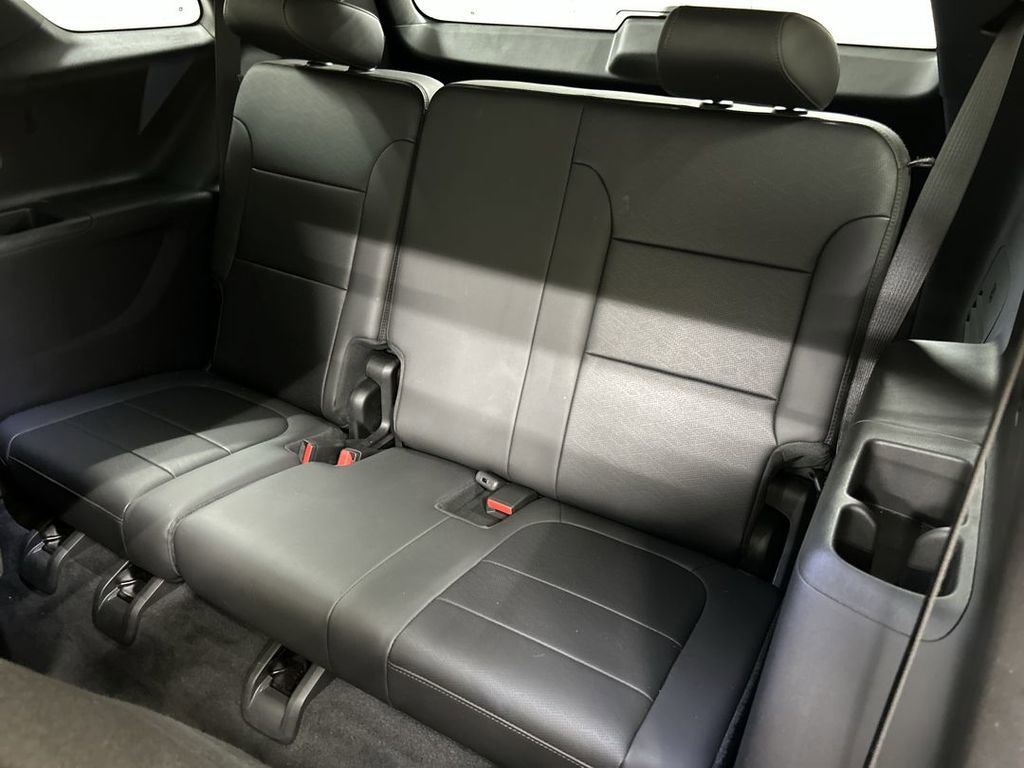 Used 2023 Chevrolet Traverse High Country w/ LPO, Floor Liner Package AWD/4WD image 21