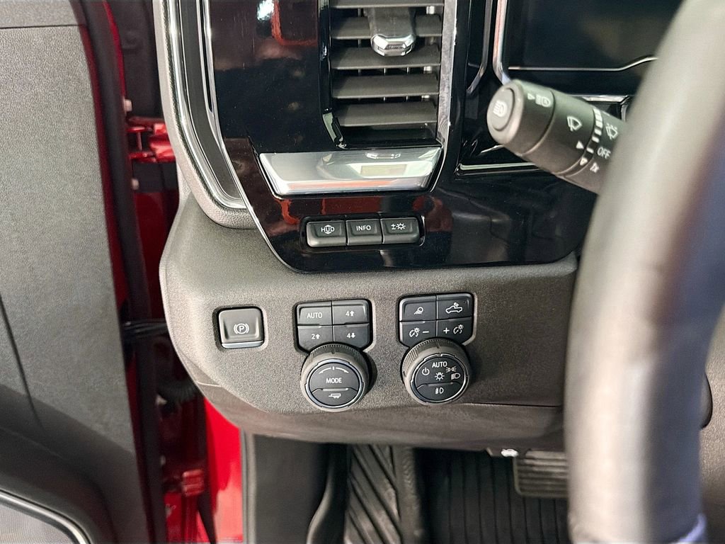 Used 2025 Chevrolet Silverado 1500 High Country w/ Technology Package image 10