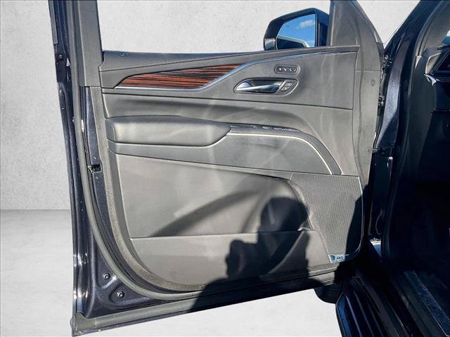 Used 2023 Cadillac Escalade Premium Luxury RWD image 18